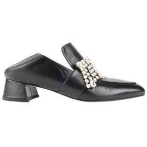 Stuart Weitzman Irises convertible loafer with crystal embellishment. Size 8.5.